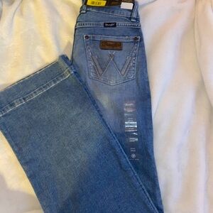 BNWT WRANGLER JEANS